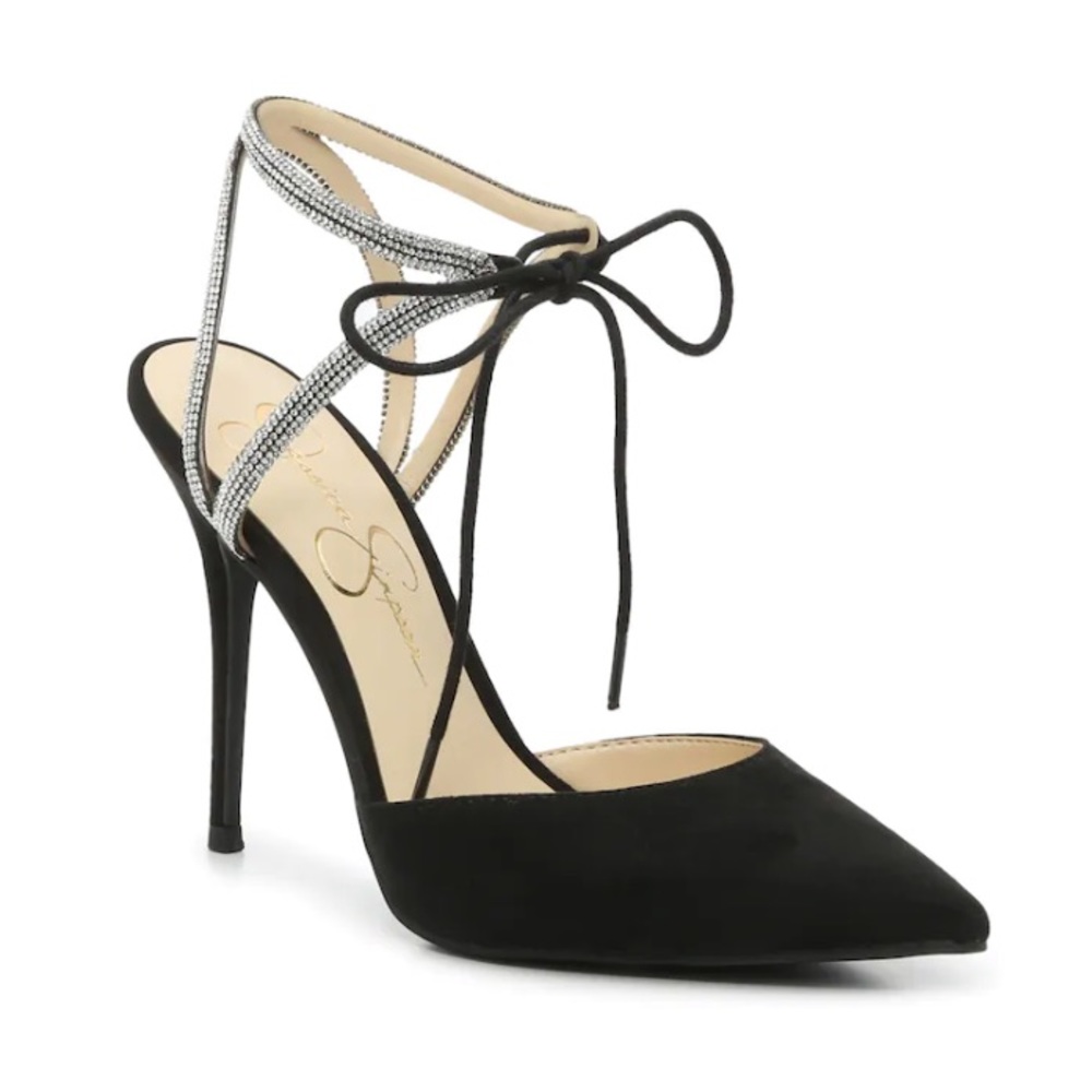 Jessica Wesira Black Pump. NWT with box.